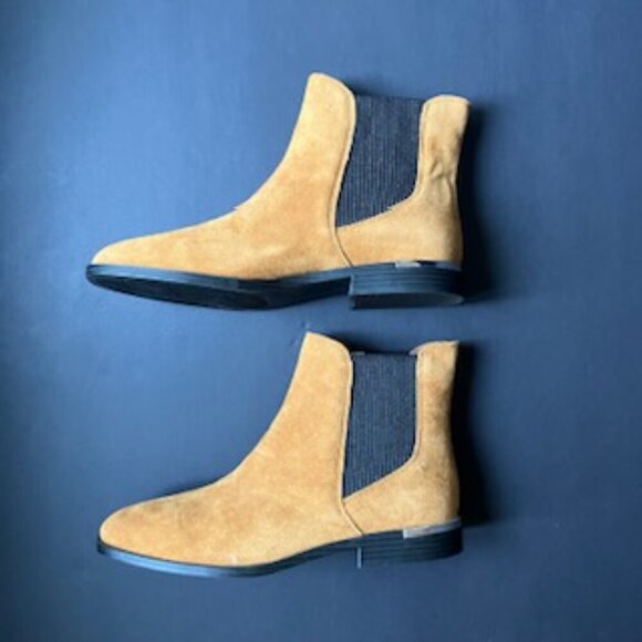 Nine West Suede Chelsea Bootie size 8 1/2 - Picture 4 of 8